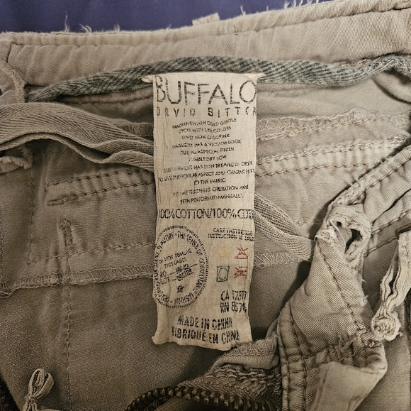 Buffalo David Bittin  Mens Cargo Shorts Size 30 Green Military Tan - Picture 3 of 7